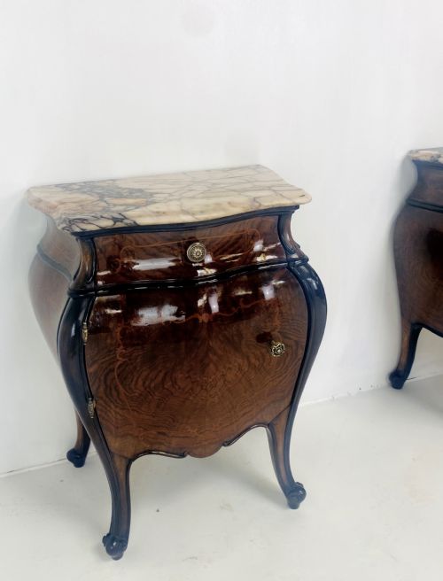 PAIR OF ITALIAN BOMBAY WALNUT NIGHTSTANDS - ADDITIONAL PHOTO 3