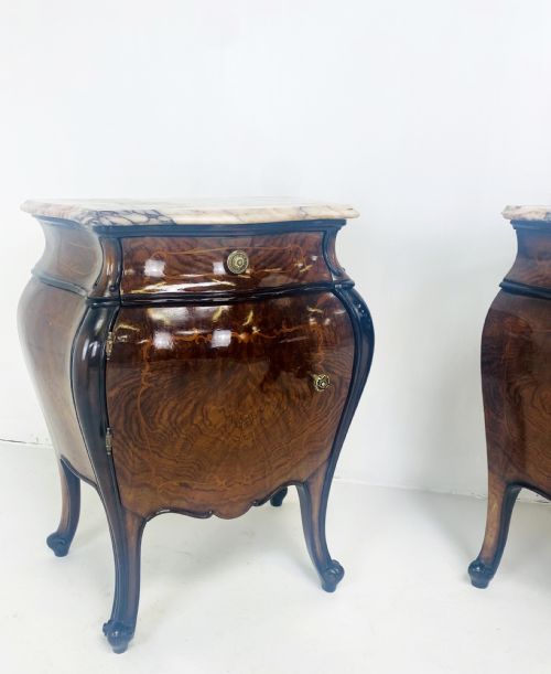 PAIR OF ITALIAN BOMBAY WALNUT NIGHTSTANDS - ADDITIONAL PHOTO 7