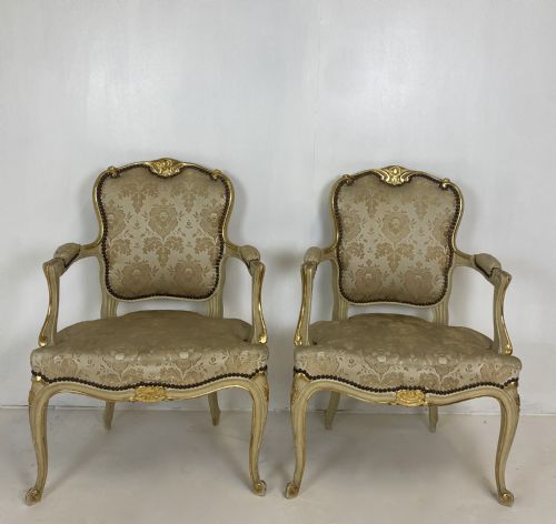pair of french arm chairs - CATEGORY: ANTIQUE CHAIRS - DATED 1920