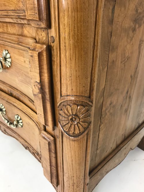 18 TH CENT BURR ASH COMMODE - ADDITIONAL PHOTO 6