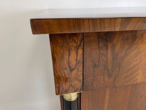 PAIR OF WALNUT ITALIAN COMMODES - ADDITIONAL PHOTO 7