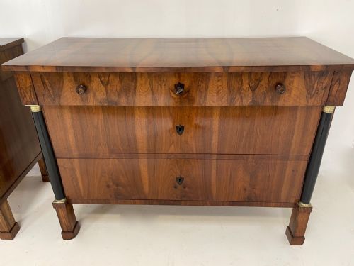 PAIR OF WALNUT ITALIAN COMMODES - ADDITIONAL PHOTO 28