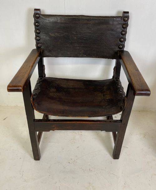 TWO 17 TH CENTURY SPANISH WALNUT ARMCHAIRS - ADDITIONAL PHOTO 1