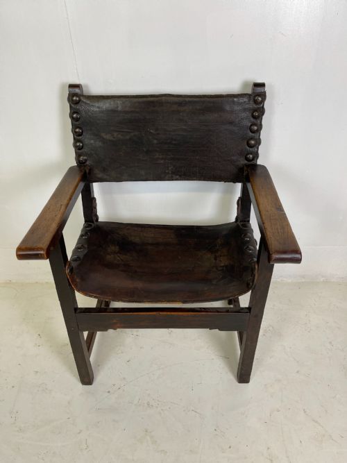 TWO 17 TH CENTURY SPANISH WALNUT ARMCHAIRS - ADDITIONAL PHOTO 3