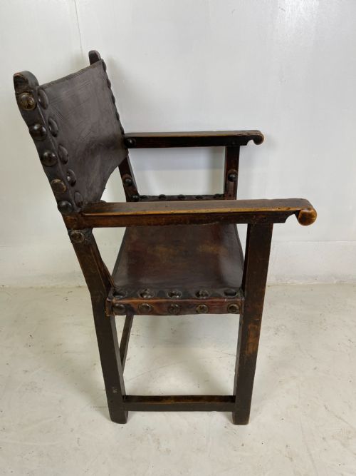 TWO 17 TH CENTURY SPANISH WALNUT ARMCHAIRS - ADDITIONAL PHOTO 10