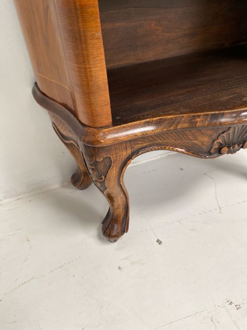 PAIR OF WALNUT BOOKCASES - ADDITIONAL PHOTO 5