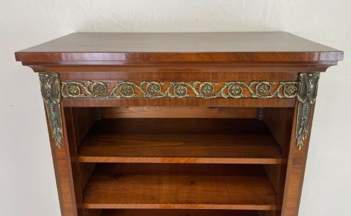OPEN BOOKCASE WITH ORMOLU MOUNTS - ADDITIONAL PHOTO 1