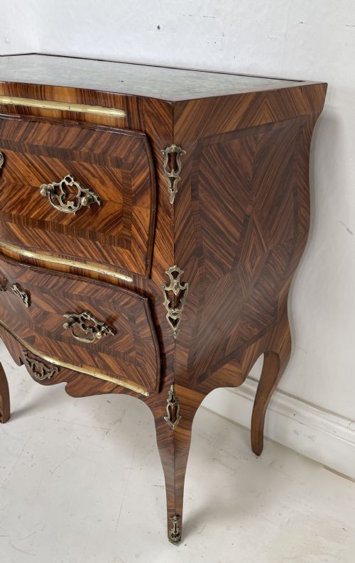 PAIR OF EARLY 19 TH CENTURY SMALL ITALIAN COMMODES - ADDITIONAL PHOTO 1