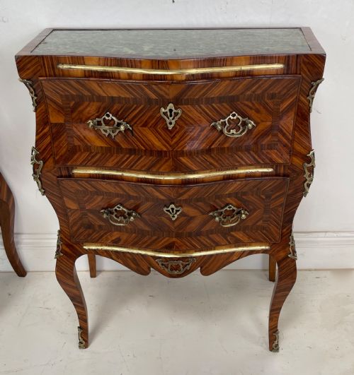 PAIR OF EARLY 19 TH CENTURY SMALL ITALIAN COMMODES - ADDITIONAL PHOTO 4