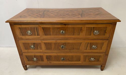 french walnut parquetry commode - CATEGORY: ANTIQUE CHEST OF DRAWERS - DATED 18TH CENTURY