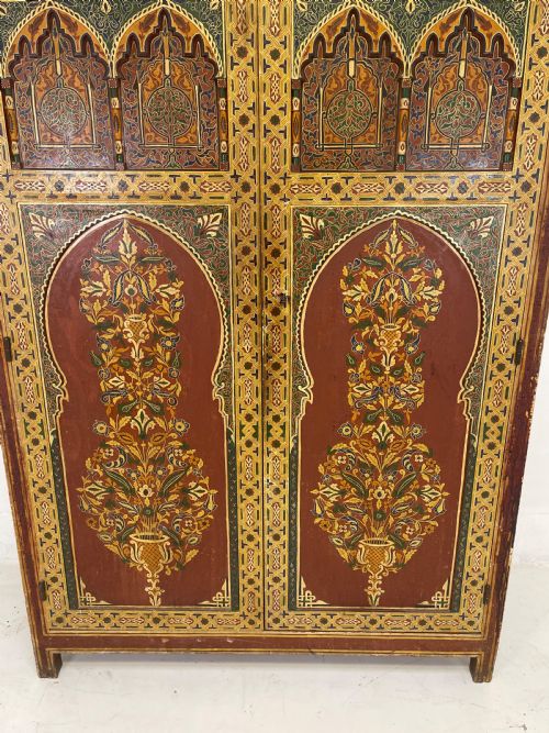 19 TH CENTURY PAINTED CUPBOARD - ADDITIONAL PHOTO 3