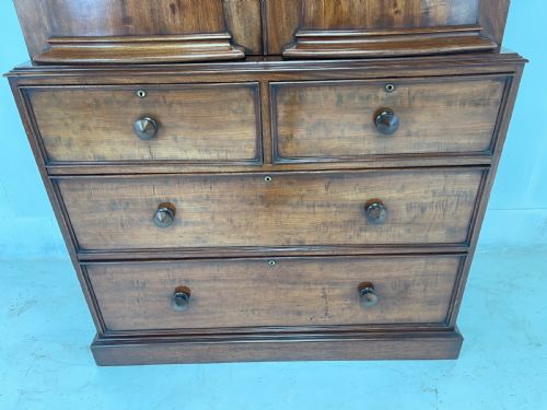 STUNNING MAHOGANY CLOTHES PRESS - ADDITIONAL PHOTO 1