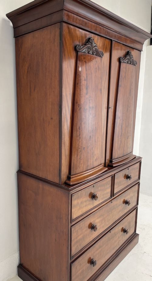 STUNNING MAHOGANY CLOTHES PRESS - ADDITIONAL PHOTO 7