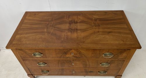 FRENCH WALNUT PERIOD COMMODE - ADDITIONAL PHOTO 2