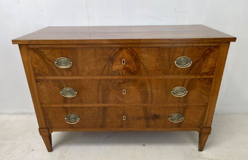 FRENCH WALNUT PERIOD COMMODE - ADDITIONAL PHOTO 3