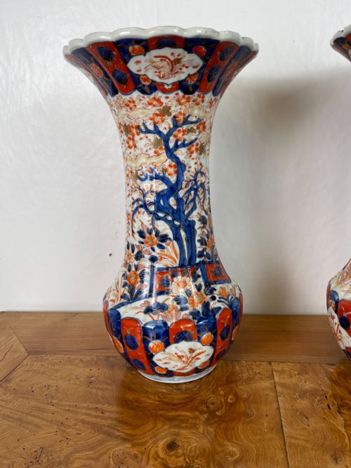 PAIR OF IMARI VASES - ADDITIONAL PHOTO 7