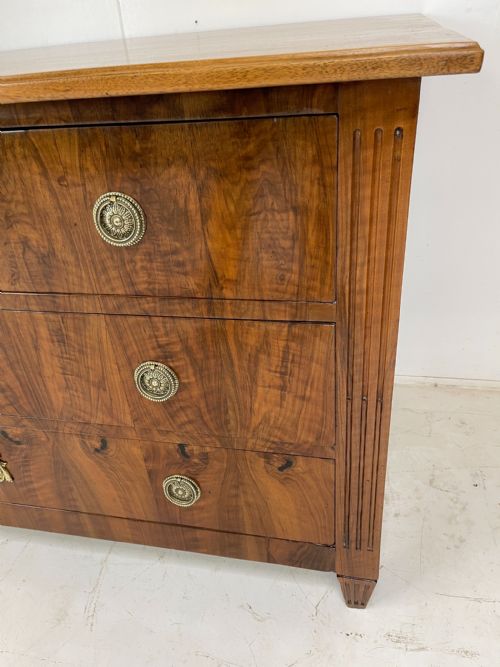 FRENCH WALNUT COMMODE - ADDITIONAL PHOTO 11