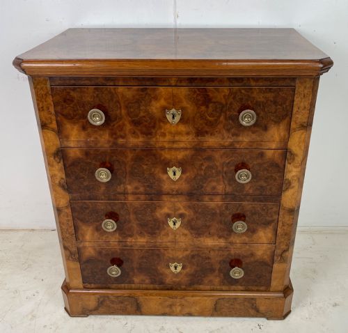 walnut chest of drawers - CATEGORY: ANTIQUE CHEST OF DRAWERS - DATED 19TH CENTURY