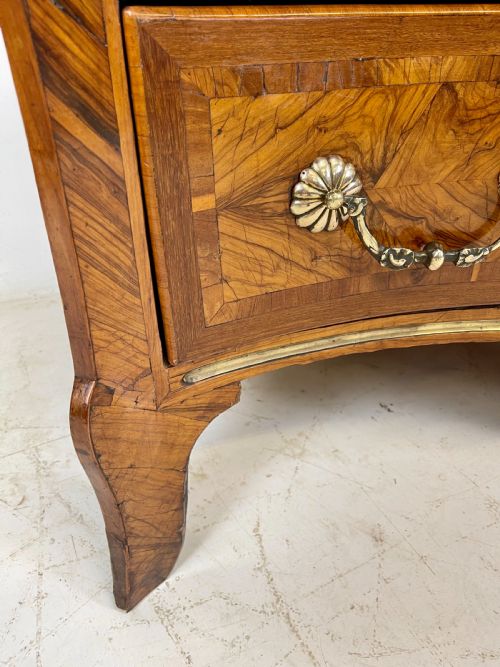 18TH CENTURY FRENCH MARBLE TOP COMMODE - ADDITIONAL PHOTO 14