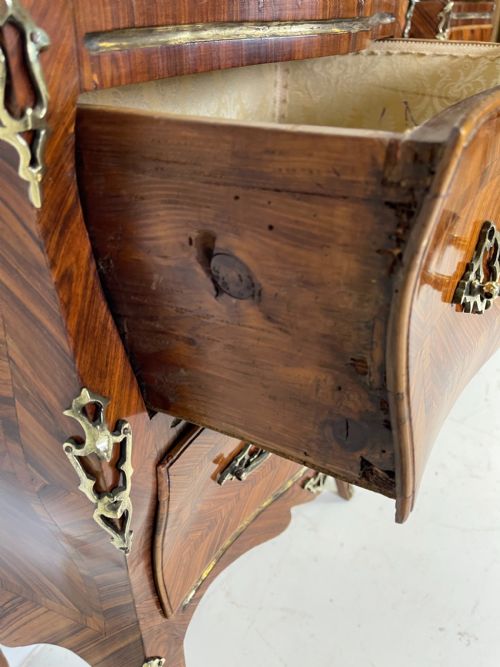 PAIR OF COMMODES - ADDITIONAL PHOTO 4