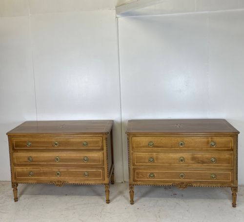 PAIR OF WALNUT COMMODES - ADDITIONAL PHOTO 10