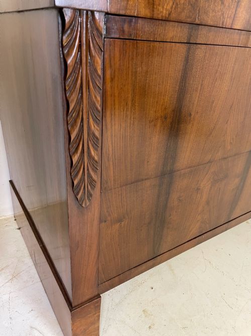 PAIR OF ITALIAN WALNUT COMMODES - ADDITIONAL PHOTO 7