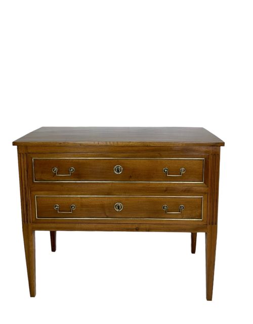 french provincial walnut commode - CATEGORY: ANTIQUE CHEST OF DRAWERS - DATED 19TH CENTURY