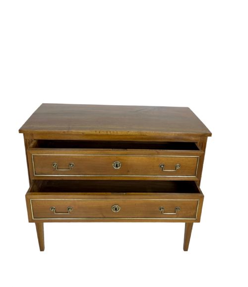 FRENCH PROVINCIAL WALNUT COMMODE - ADDITIONAL PHOTO 6