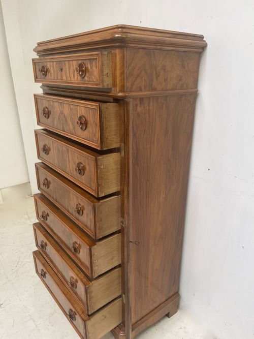 WELLINGTON CHEST IN WALNUT - ADDITIONAL PHOTO 2