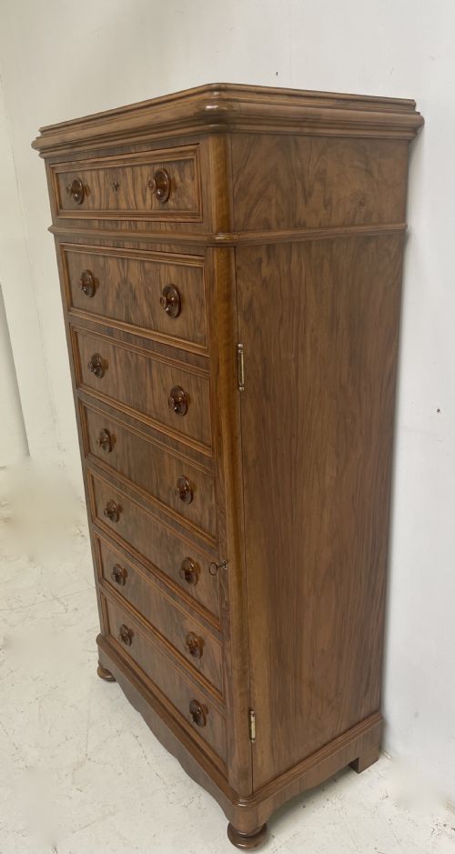WELLINGTON CHEST IN WALNUT - ADDITIONAL PHOTO 3