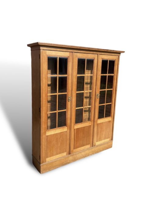 THREE DOOR OAK BOOKCASE - ADDITIONAL PHOTO 2