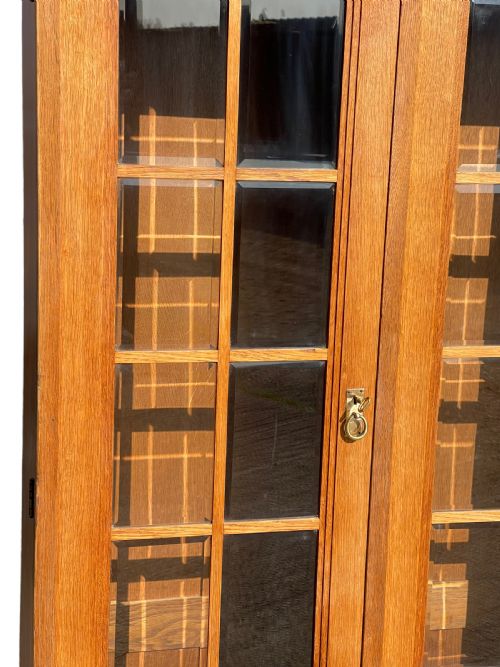 THREE DOOR OAK BOOKCASE - ADDITIONAL PHOTO 6