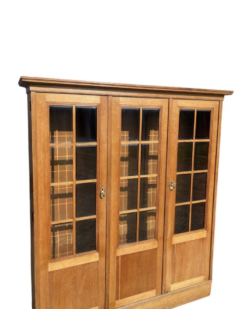THREE DOOR OAK BOOKCASE - ADDITIONAL PHOTO 7