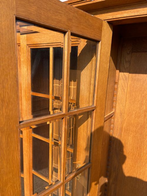 THREE DOOR OAK BOOKCASE - ADDITIONAL PHOTO 15
