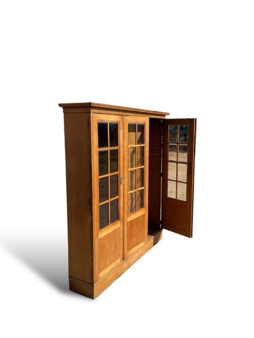 THREE DOOR OAK BOOKCASE - ADDITIONAL PHOTO 17