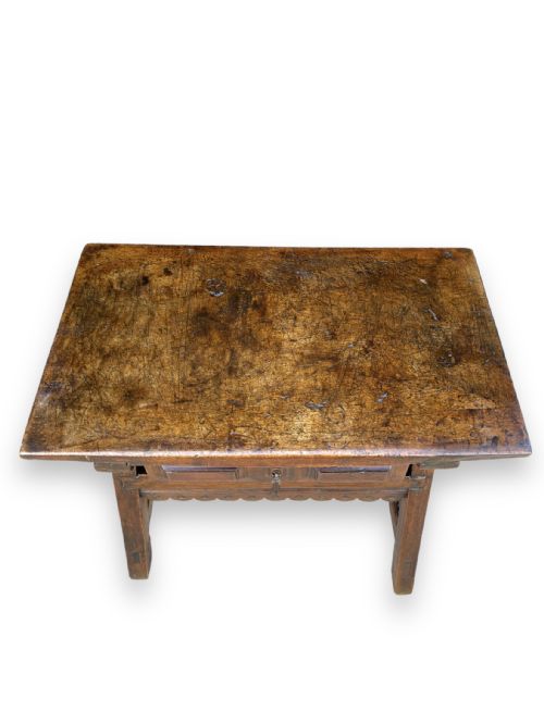18TH CENTURY WALNUT ITALIAN SIDE TABLE - ADDITIONAL PHOTO 2