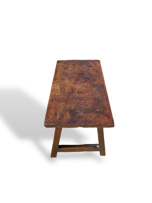 18TH CENTURY WALNUT ITALIAN SIDE TABLE - ADDITIONAL PHOTO 5