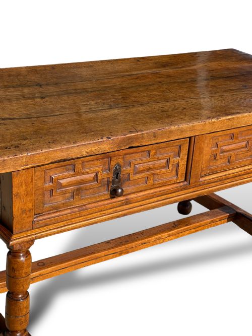 18TH CENTURY WALNUT SPANISH SIDE TABLE - ADDITIONAL PHOTO 6