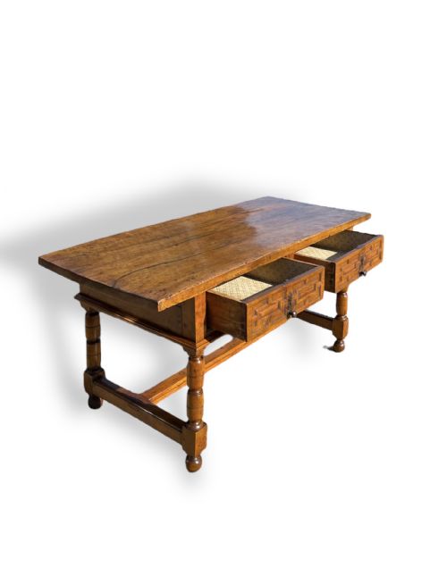 18TH CENTURY WALNUT SPANISH SIDE TABLE - ADDITIONAL PHOTO 7