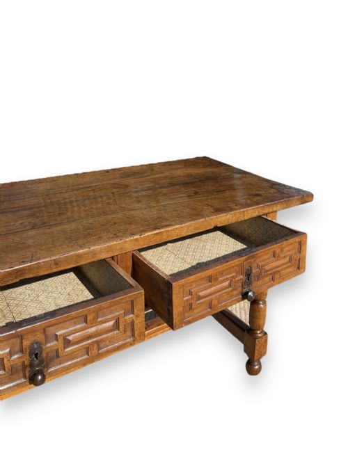 18TH CENTURY WALNUT SPANISH SIDE TABLE - ADDITIONAL PHOTO 9