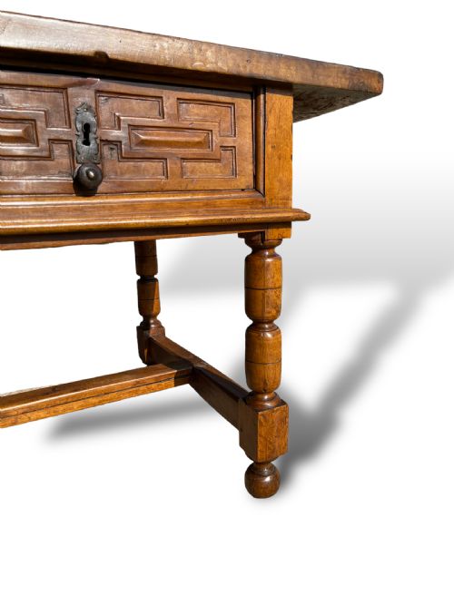18TH CENTURY WALNUT SPANISH SIDE TABLE - ADDITIONAL PHOTO 13