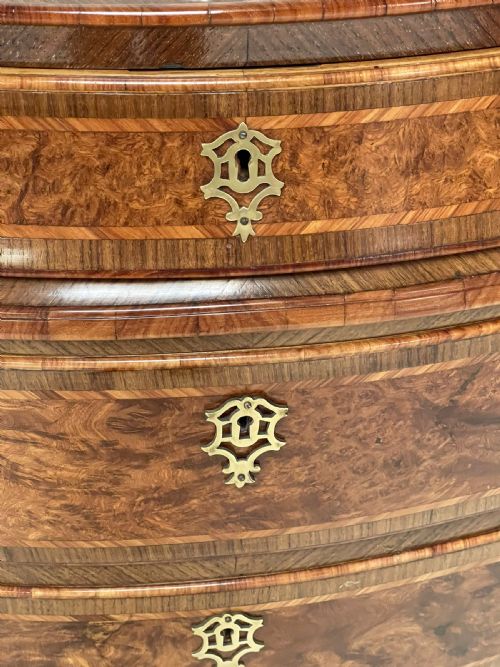 PAIR OF ITALIAN WALNUT COMMODES - ADDITIONAL PHOTO 9