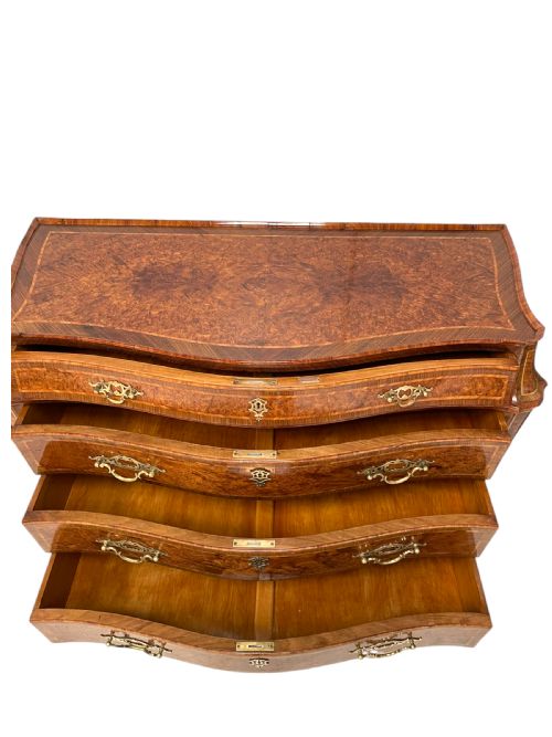 PAIR OF ITALIAN WALNUT COMMODES - ADDITIONAL PHOTO 15