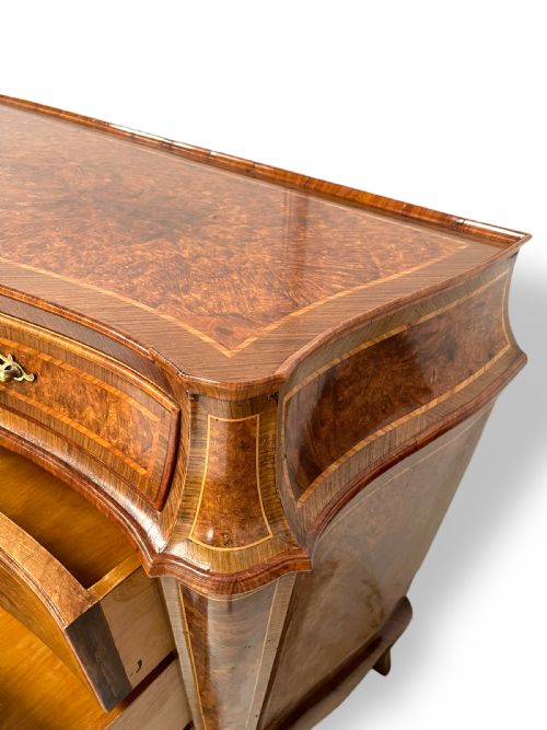 PAIR OF ITALIAN WALNUT COMMODES - ADDITIONAL PHOTO 17