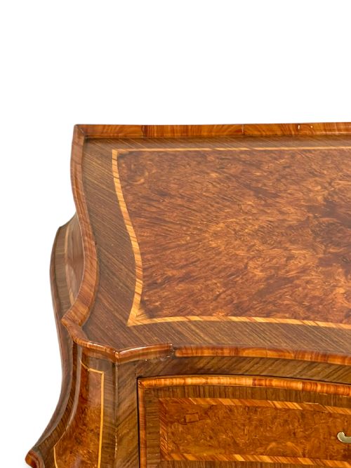 PAIR OF ITALIAN WALNUT COMMODES - ADDITIONAL PHOTO 19