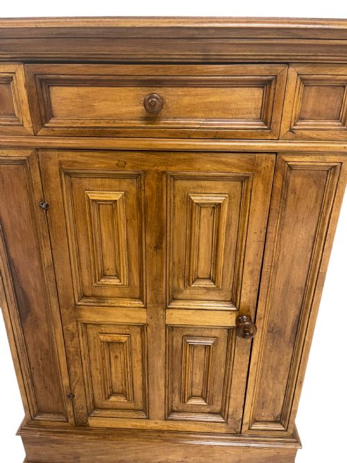 PAIR OF CUPBOARDS - ADDITIONAL PHOTO 10
