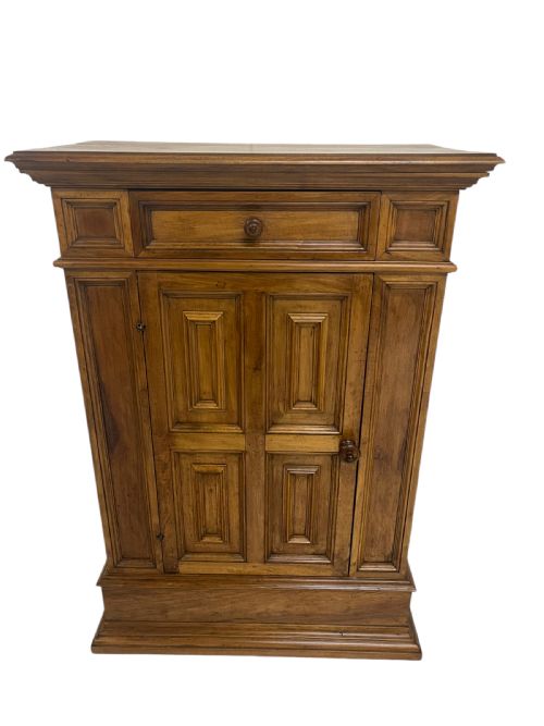 PAIR OF CUPBOARDS - ADDITIONAL PHOTO 11