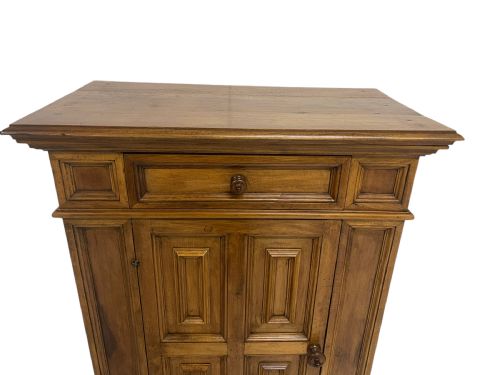 PAIR OF CUPBOARDS - ADDITIONAL PHOTO 13