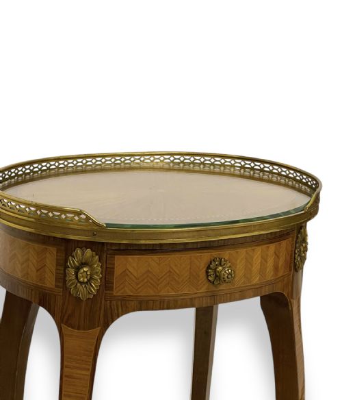 PAIR OF OCCASIONAL TABLES - ADDITIONAL PHOTO 7