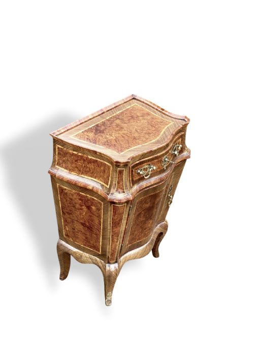 PAIR OF ITALIAN BURR WALNUT BEDSIDE CUPBOARDS - ADDITIONAL PHOTO 2